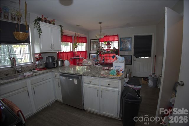 6000 Bayswater Lane, Charlotte, NC 28212
