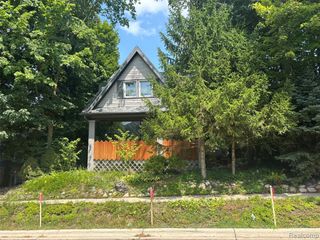 584 Park Street, Birmingham, MI 48009