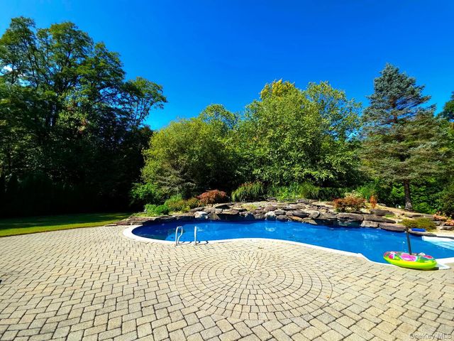 3 Cutler Court, Suffern, NY 10901