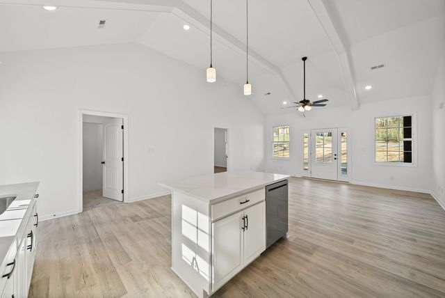 612 Hill Rd, Clarksville, TN 37040