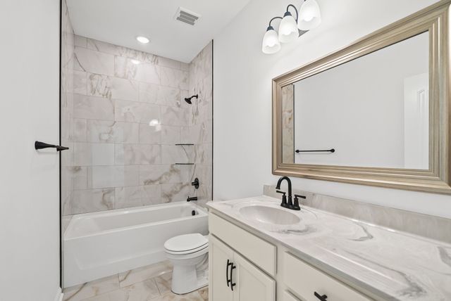 612 Hill Rd, Clarksville, TN 37040