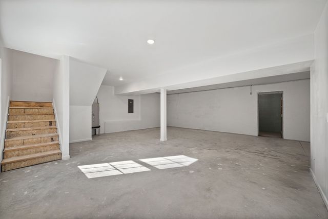 612 Hill Rd, Clarksville, TN 37040