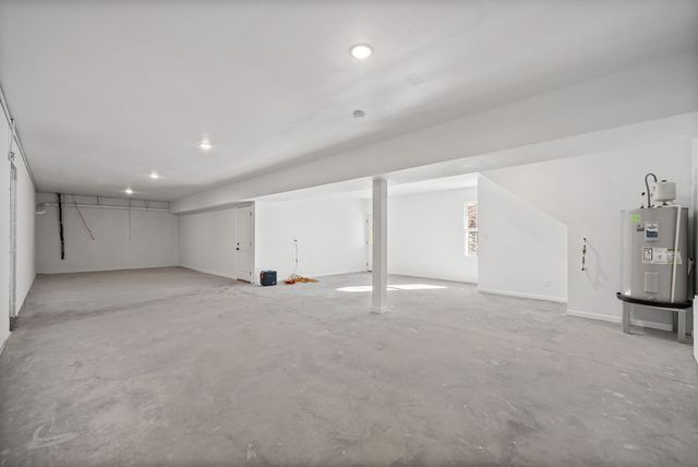 612 Hill Rd, Clarksville, TN 37040