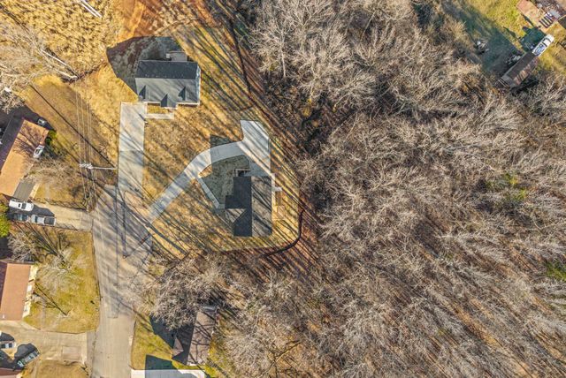 612 Hill Rd, Clarksville, TN 37040