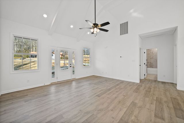 612 Hill Rd, Clarksville, TN 37040