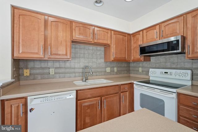 3 CARRIAGE HOUSE RD, Pottstown, PA 19465