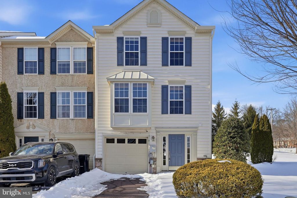 3 CARRIAGE HOUSE RD, Pottstown, PA 19465