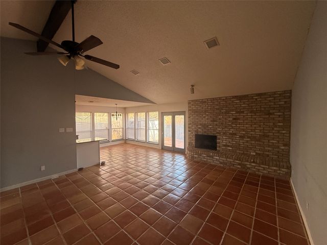 5604 Trail Crest Drive, Arlington, TX 76017