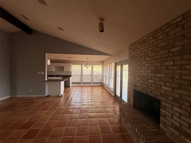 5604 Trail Crest Drive, Arlington, TX 76017