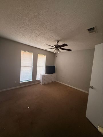 5604 Trail Crest Drive, Arlington, TX 76017