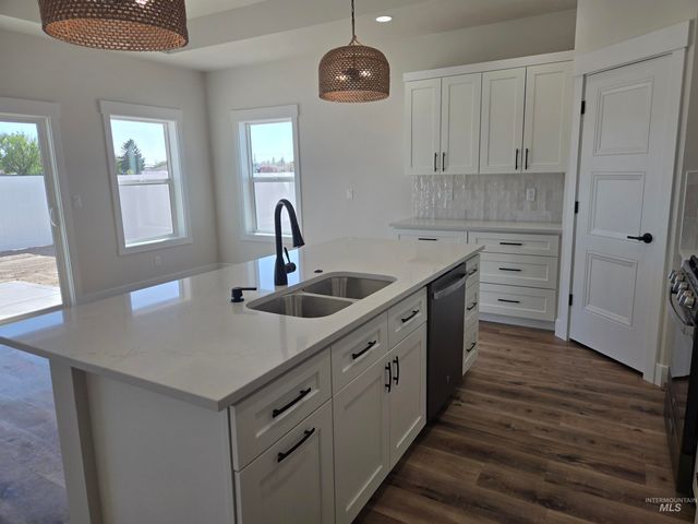 3122 Orion Ave, Twin Falls, ID 83301