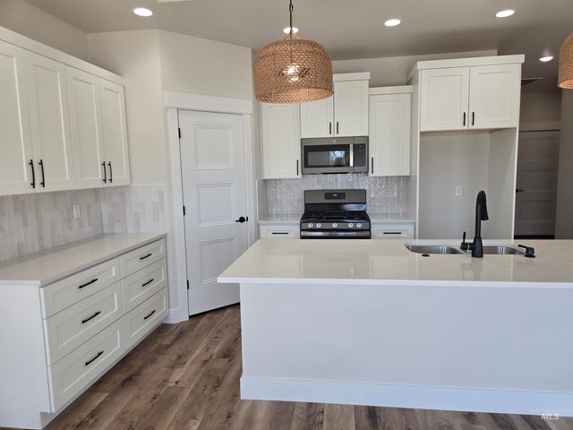 3122 Orion Ave, Twin Falls, ID 83301