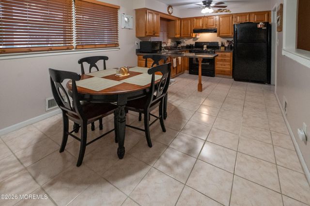 1035 Valley Stream Road, Toms River, NJ 08753