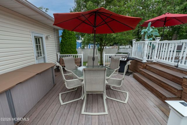 1035 Valley Stream Road, Toms River, NJ 08753