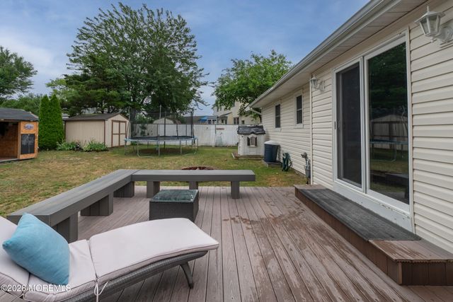 1035 Valley Stream Road, Toms River, NJ 08753