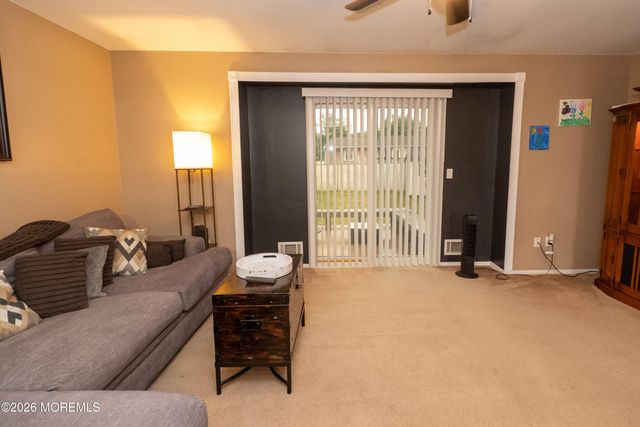 1035 Valley Stream Road, Toms River, NJ 08753