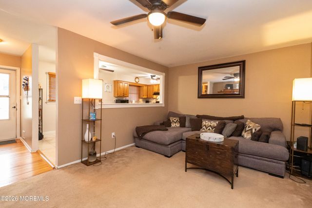 1035 Valley Stream Road, Toms River, NJ 08753
