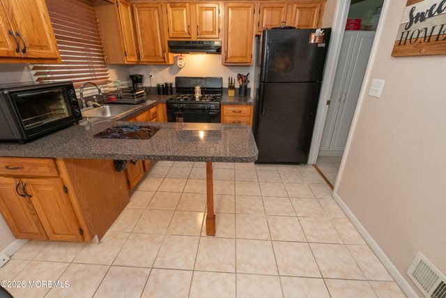 1035 Valley Stream Road, Toms River, NJ 08753