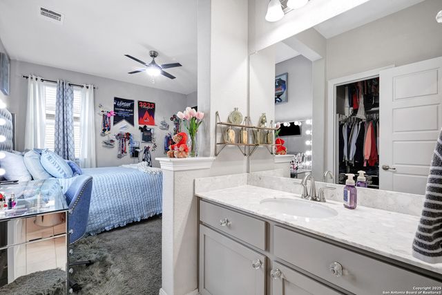 25703 Berberis, San Antonio, TX 78261