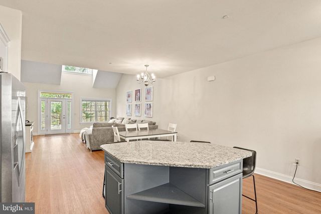 102 HIGH POINTE DR, Hummelstown, PA 17036