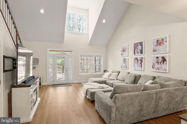 102 HIGH POINTE DR, Hummelstown, PA 17036