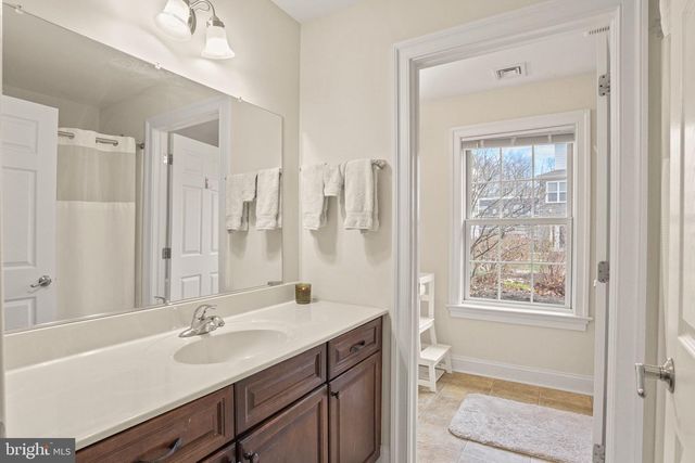 102 HIGH POINTE DR, Hummelstown, PA 17036