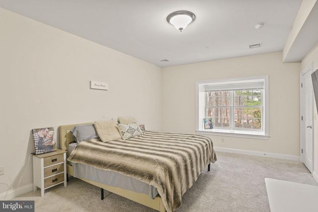 102 HIGH POINTE DR, Hummelstown, PA 17036