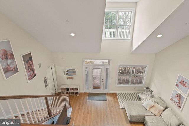 102 HIGH POINTE DR, Hummelstown, PA 17036