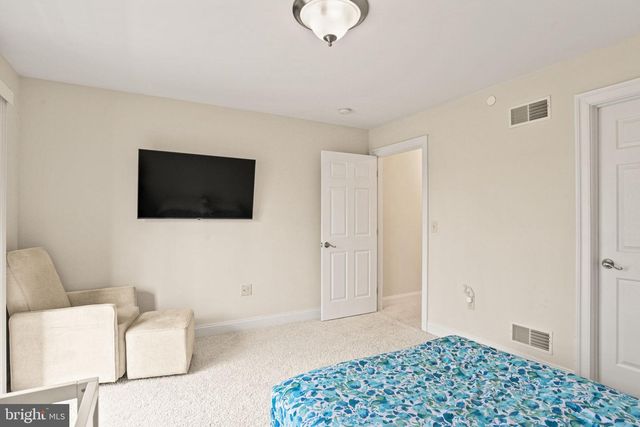 102 HIGH POINTE DR, Hummelstown, PA 17036