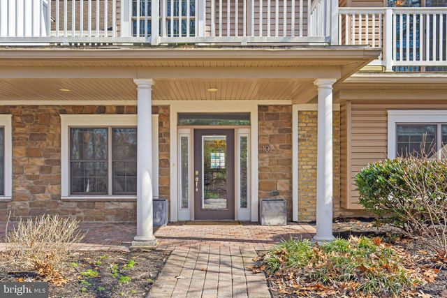 102 HIGH POINTE DR, Hummelstown, PA 17036