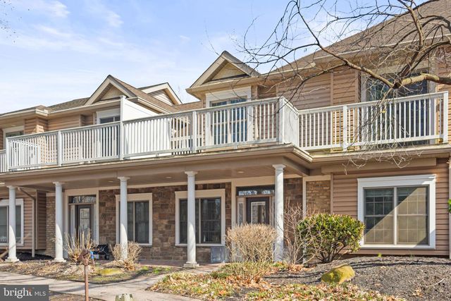 102 HIGH POINTE DR, Hummelstown, PA 17036