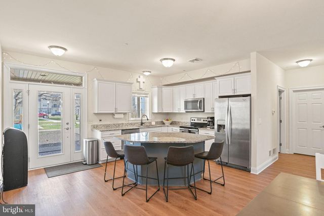 102 HIGH POINTE DR, Hummelstown, PA 17036