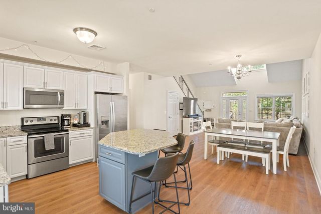 102 HIGH POINTE DR, Hummelstown, PA 17036
