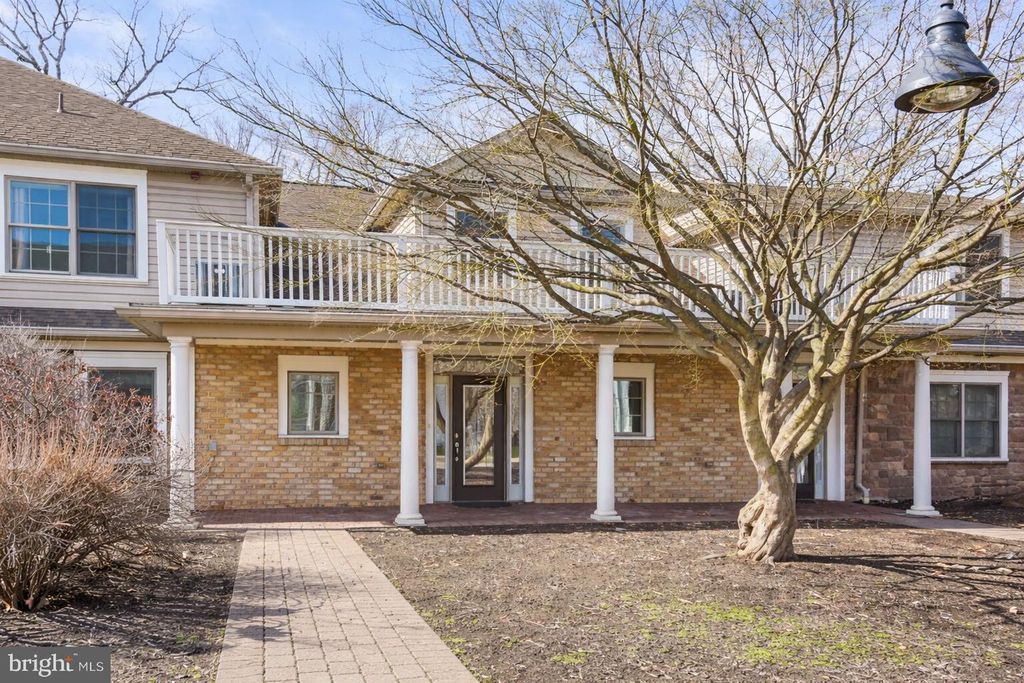 102 HIGH POINTE DR, Hummelstown, PA 17036