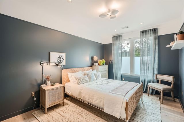 705 E Monroe ST B, Austin, TX 78704