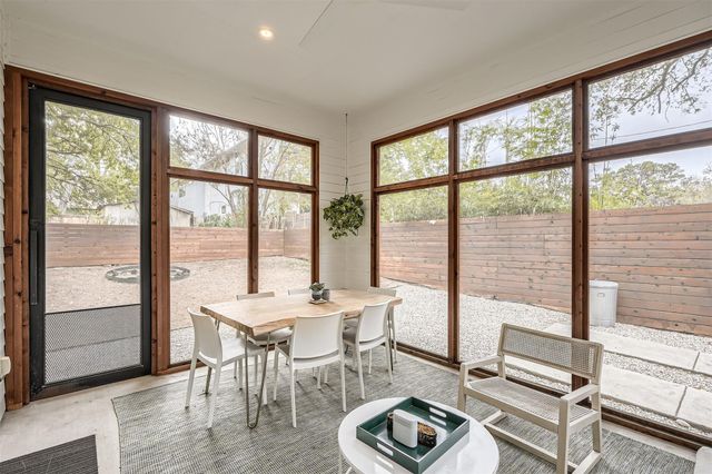 705 E Monroe ST B, Austin, TX 78704