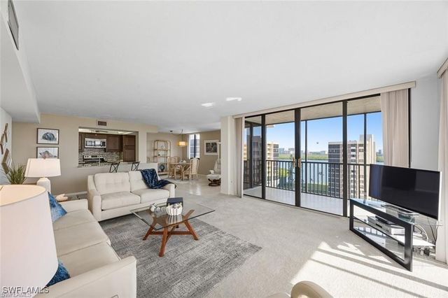 11 Bluebill AVE 1006, Naples, FL 34108