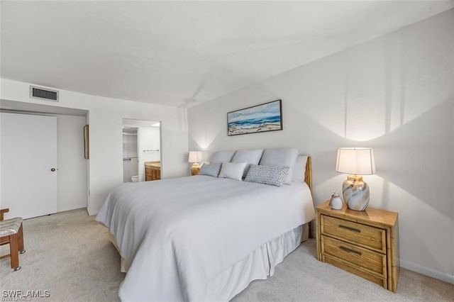 11 Bluebill AVE 1006, Naples, FL 34108