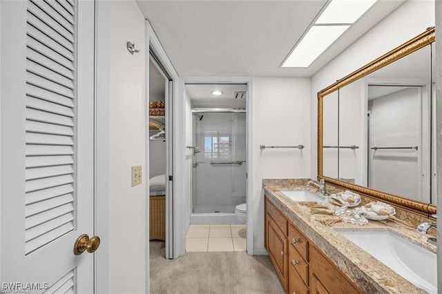 11 Bluebill AVE 1006, Naples, FL 34108