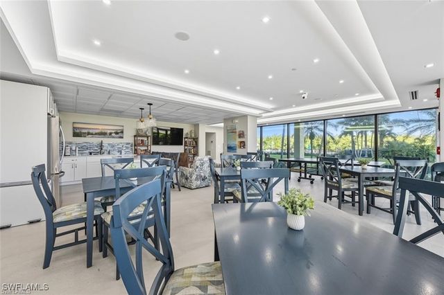 11 Bluebill AVE 1006, Naples, FL 34108