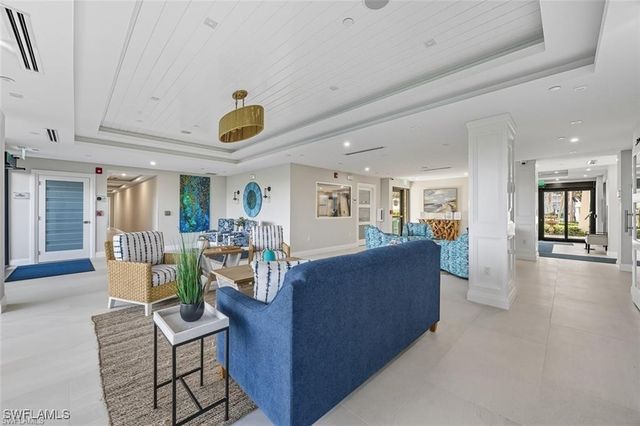 11 Bluebill AVE 1006, Naples, FL 34108