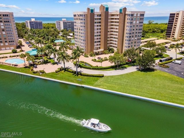 11 Bluebill AVE 1006, Naples, FL 34108