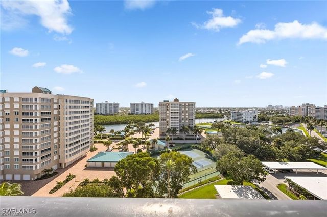 11 Bluebill AVE 1006, Naples, FL 34108