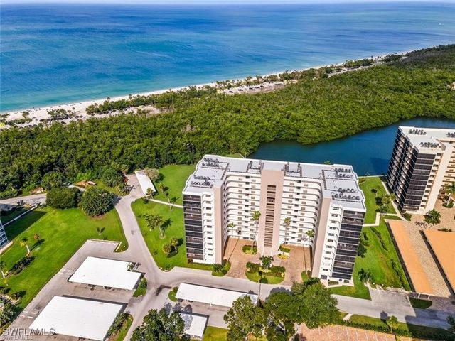 11 Bluebill AVE 1006, Naples, FL 34108