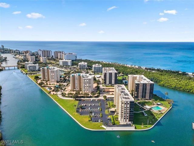 11 Bluebill AVE 1006, Naples, FL 34108