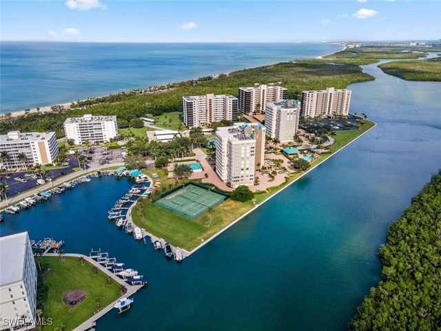 11 Bluebill AVE 1006, Naples, FL 34108