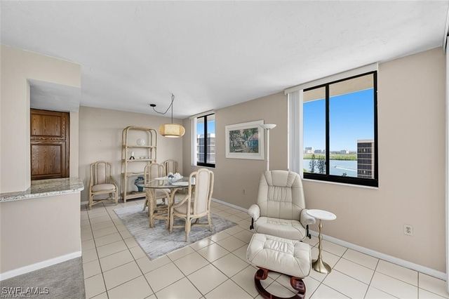 11 Bluebill AVE 1006, Naples, FL 34108