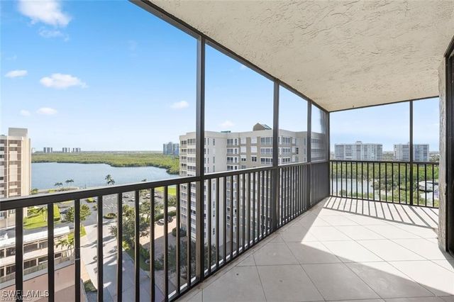 11 Bluebill AVE 1006, Naples, FL 34108