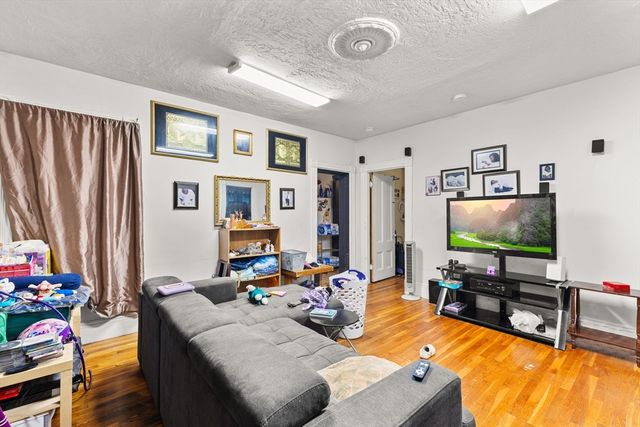 282 Belmont St, Brockton, MA 02301