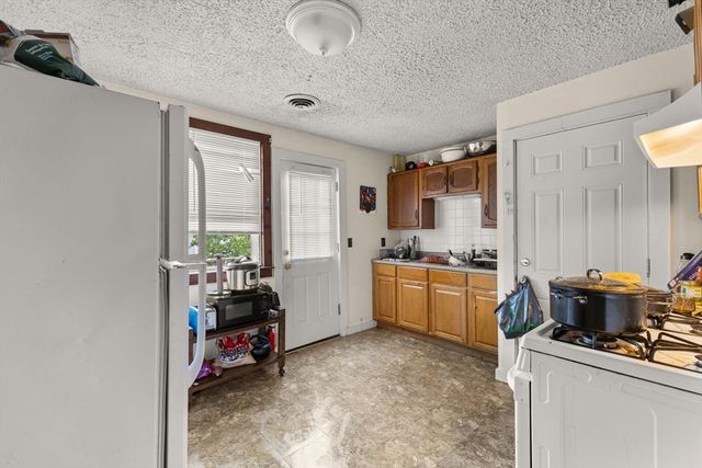 282 Belmont St, Brockton, MA 02301